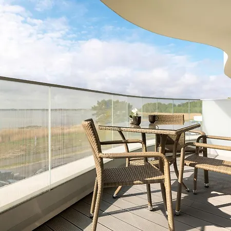 Pearl Exclusive By Renters *