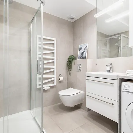 Pearl Exclusive By Renters