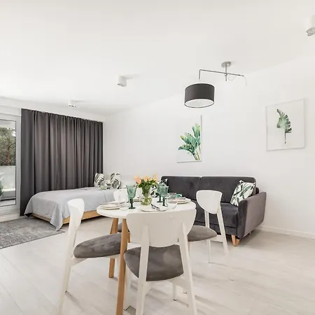 Pearl Exclusive By Renters