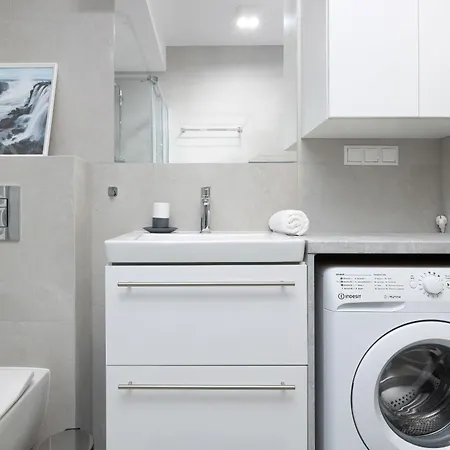 Pearl Exclusive By Renters
