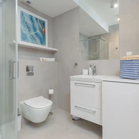 Pearl Exclusive By Renters Rogowo
