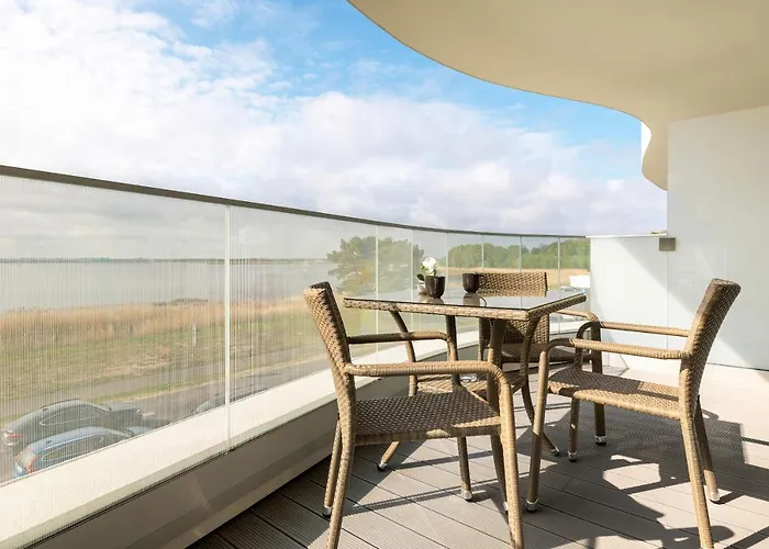 Pearl Exclusive By Renters *