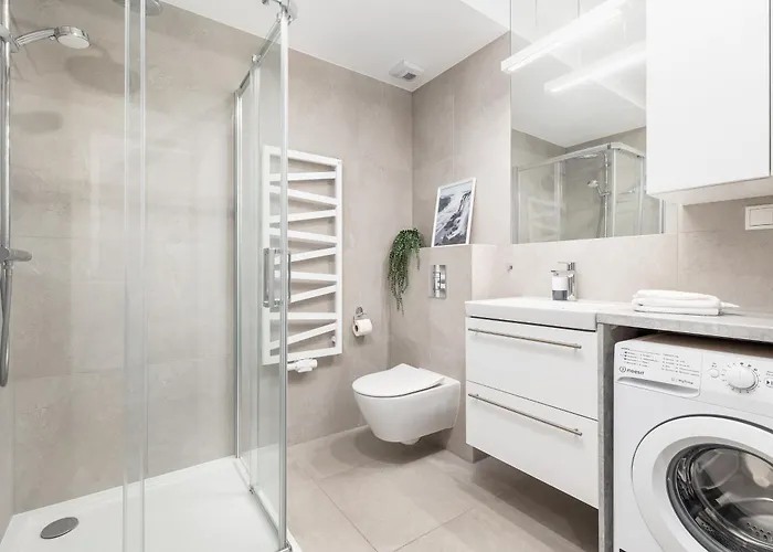 Pearl Exclusive By Renters