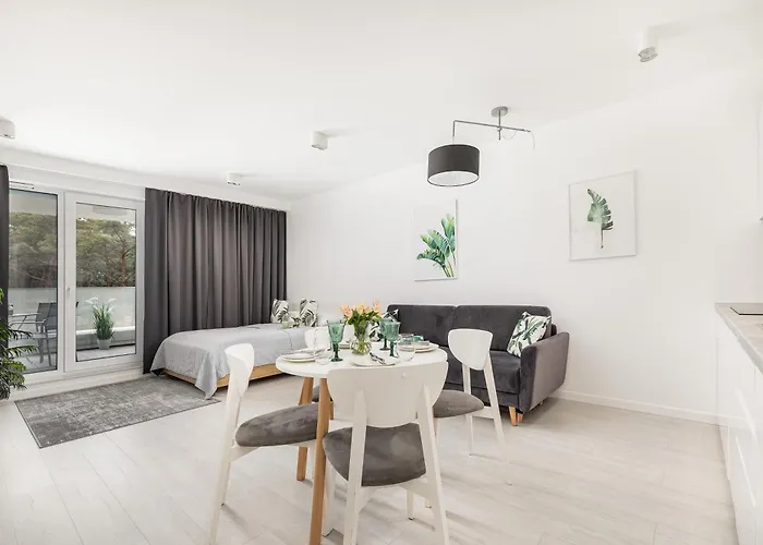 Pearl Exclusive By Renters